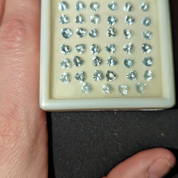 Large set of Aquamarine in Trilliant cuts loose gemstones - Picture 4 of 4